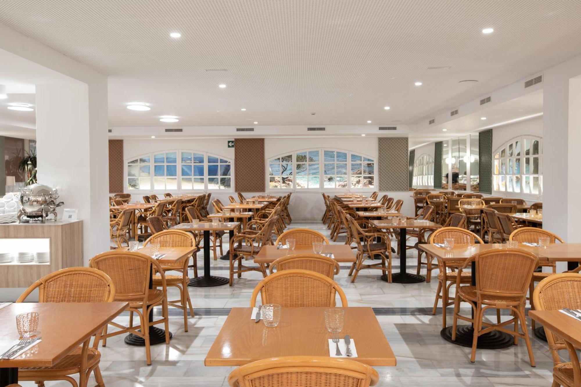 Prestige Sant Marc Hotel Roses Exterior photo